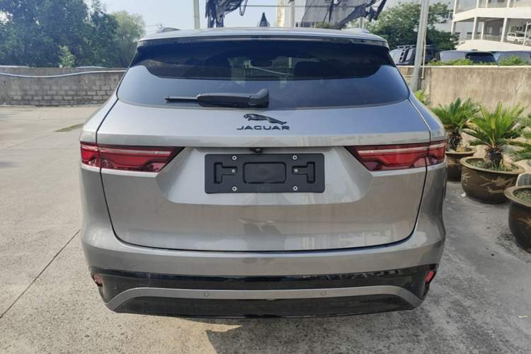Used Jaguar F-PACE 2025 P250 R-Dynamic SE Rear
