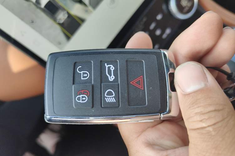 Used Jaguar F-PACE 2025 P250 R-Dynamic SE Vehicle Key