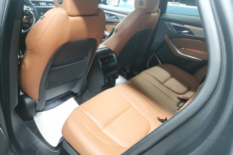 Used Jaguar F-PACE 2025 P250 R-Dynamic SE Interior 4
