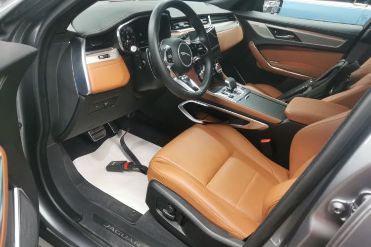 Used Jaguar F-PACE 2025 P250 R-Dynamic SE Left Front Seat