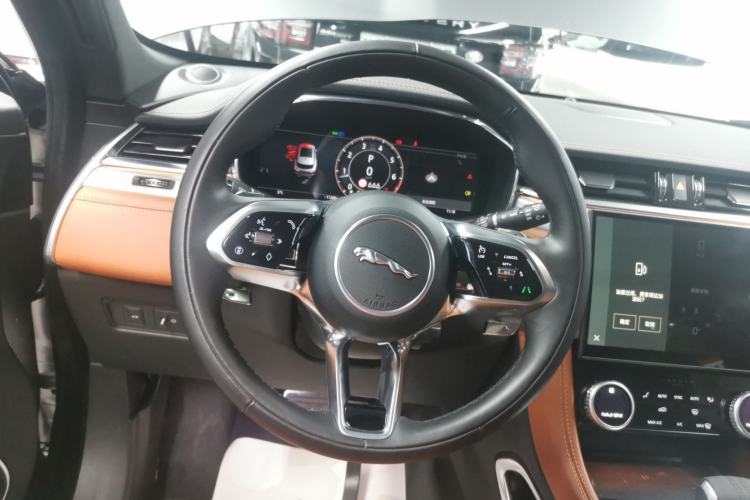 Used Jaguar F-PACE 2025 P250 R-Dynamic SE Steering Wheel