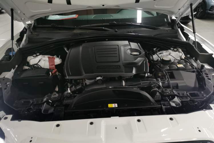 Used Jaguar F-PACE 2025 P250 R-Dynamic SE Engine Bay