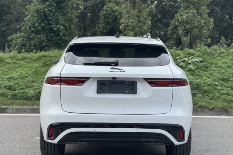 Used Jaguar F-PACE 2025 P250 R-Dynamic SE Exterior 4