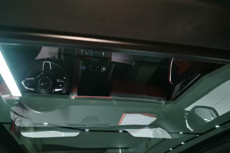 Used Jaguar F-PACE 2025 P250 R-Dynamic SE Headliner