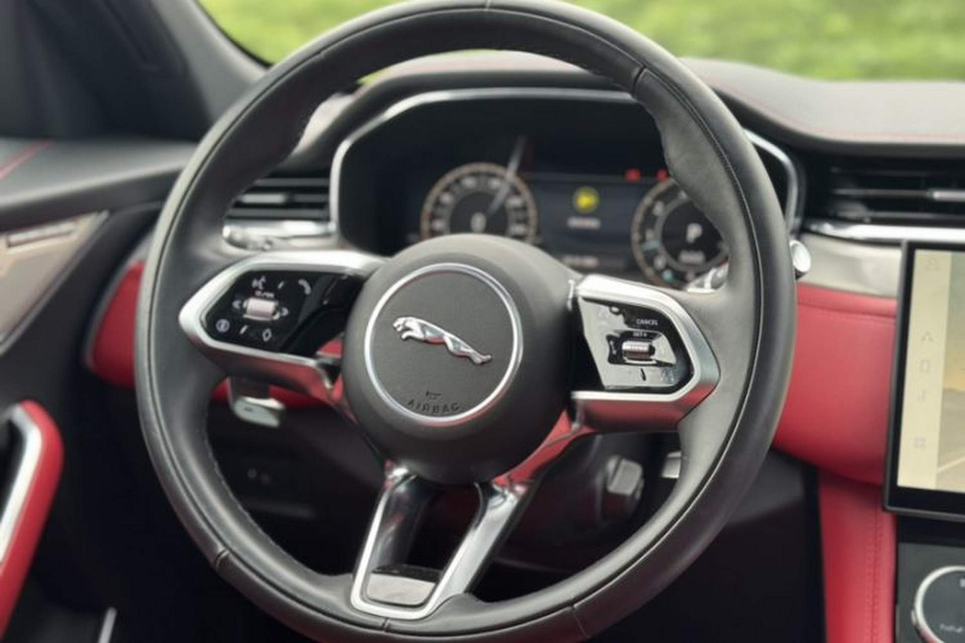 Used Jaguar F-PACE 2025 P250 R-Dynamic SE Interior 2