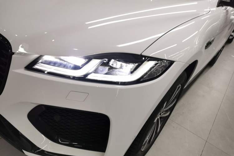 Used Jaguar F-PACE 2025 P250 R-Dynamic SE Left Front Headlight