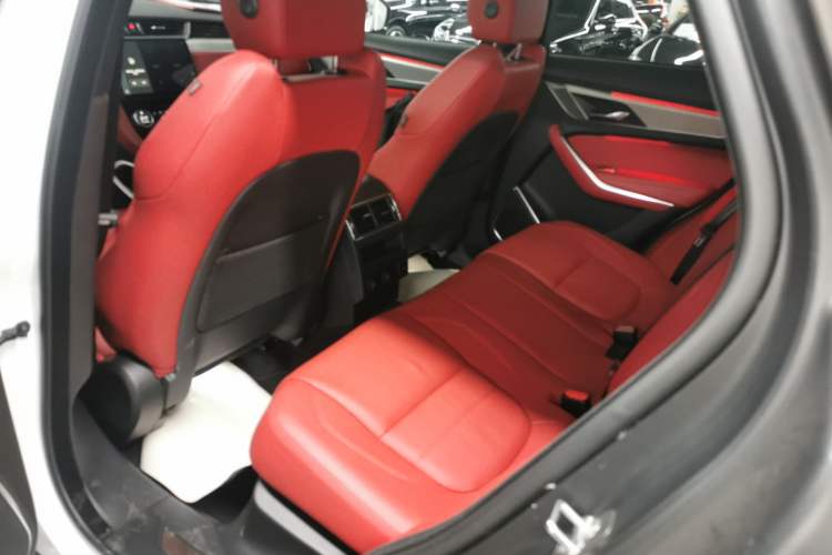 Used Jaguar F-PACE 2025 P250 R-Dynamic SE Left Rear Seat