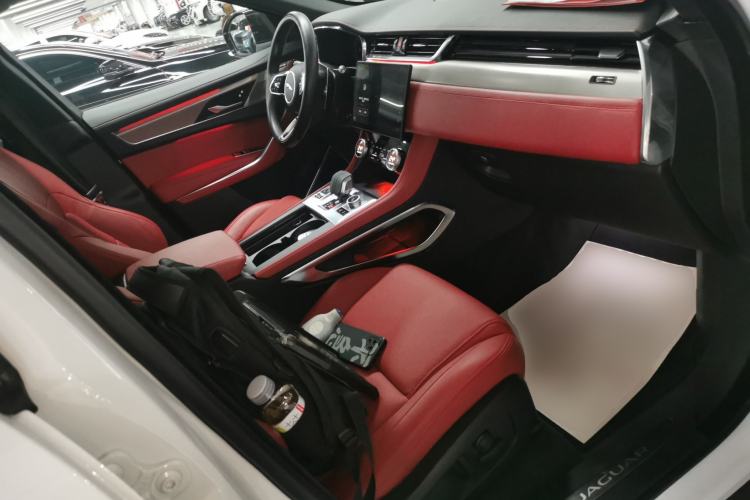 Used Jaguar F-PACE 2025 P250 R-Dynamic SE Right Front Seat