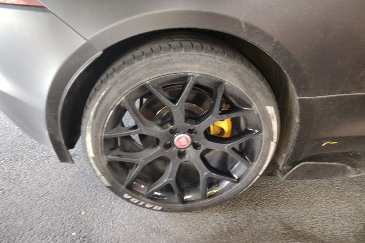 Used Jaguar F-TYPE 2015 3.0 SC Hardtop Version Right Rear Wheel Hub