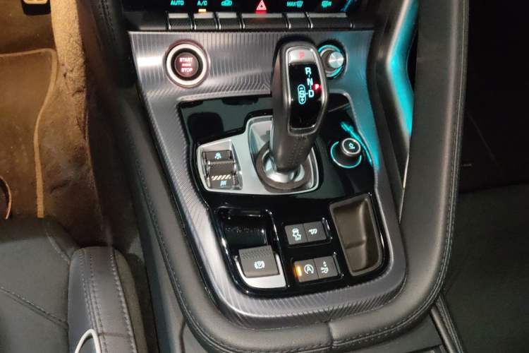 Used Jaguar F-TYPE 2021 P380 All-Wheel-Drive R-Dynamic Hardtop Version Gear Lever