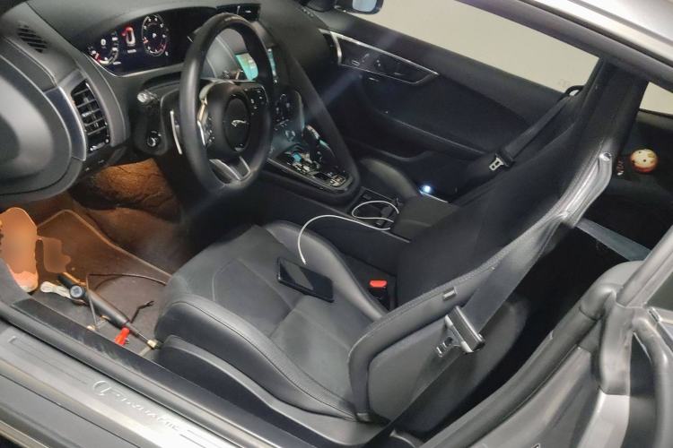 Used Jaguar F-TYPE 2021 P380 All-Wheel-Drive R-Dynamic Hardtop Version Left Front Seat