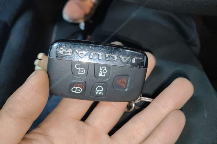 Used Jaguar F-TYPE 2021 P380 All-Wheel-Drive R-Dynamic Hardtop Version Vehicle Key