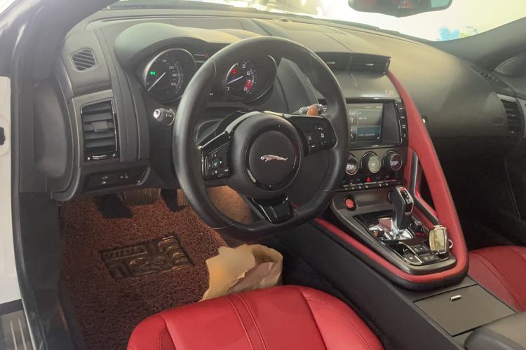 Used Jaguar F-TYPE 2015 3.0 SC S Hardtop Version Interior 3