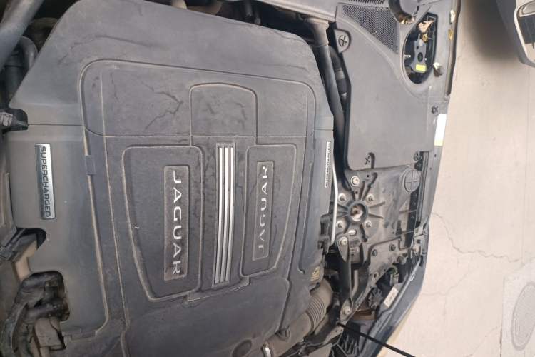 Used Jaguar F-TYPE 2013 3.0 SC Convertible Edition Engine Bay Left