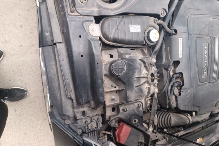 Used Jaguar F-TYPE 2013 3.0 SC Convertible Edition Engine Bay Right