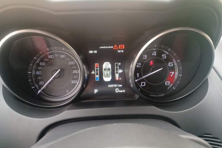 Used Jaguar F-TYPE 2013 3.0 SC Convertible Edition Instrument Cluster