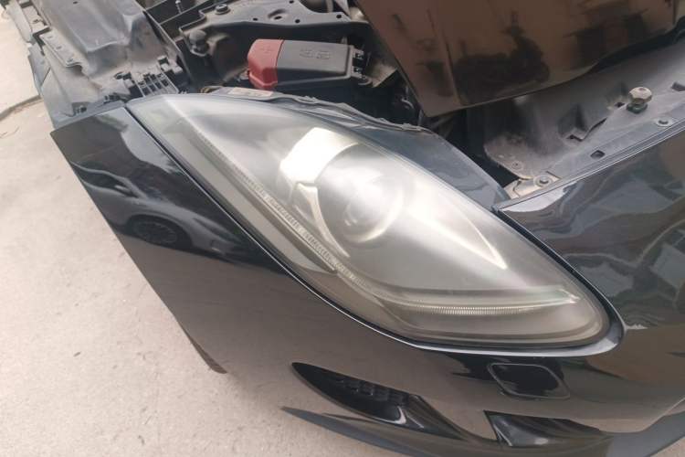 Used Jaguar F-TYPE 2013 3.0 SC Convertible Edition Right Front Headlight