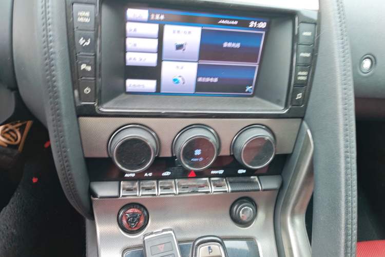 Used Jaguar F-TYPE 2013 3.0 SC Convertible Edition Audio And AC Panel