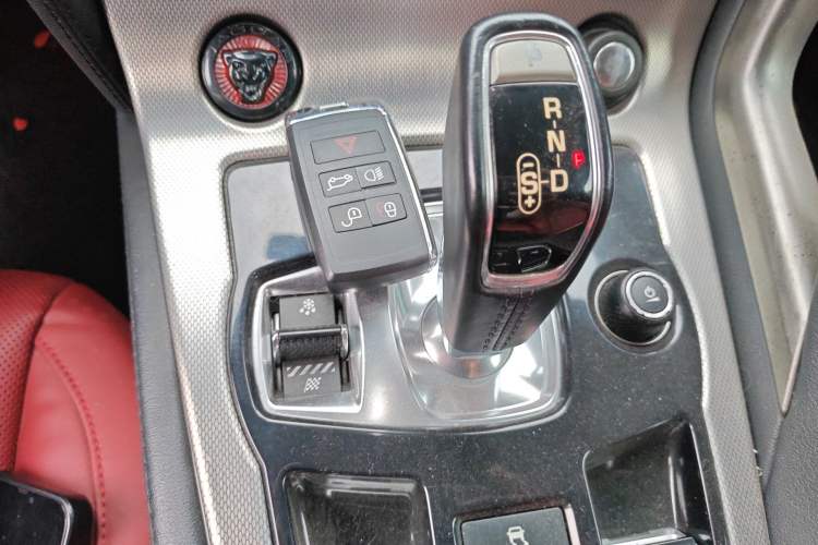 Used Jaguar F-TYPE 2013 3.0 SC Convertible Edition Gear Lever