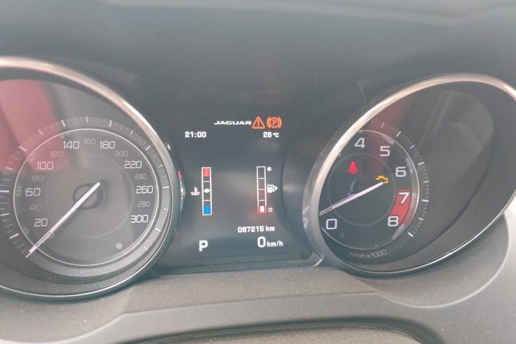 Used Jaguar F-TYPE 2013 3.0 SC Convertible Edition Instrument Cluster