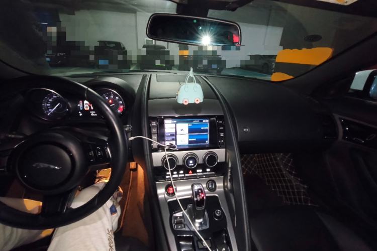 Used Jaguar F-TYPE 2013 3.0 SC Convertible Edition Center Console