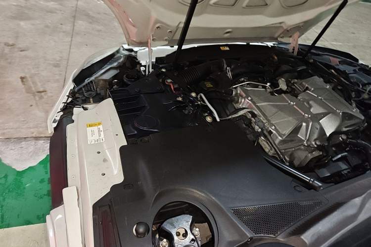 Used Jaguar F-TYPE 2013 3.0 SC Convertible Edition Engine Bay Right