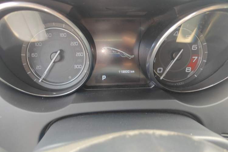 Used Jaguar F-TYPE 2013 3.0 SC Convertible Edition Odometer Close Up