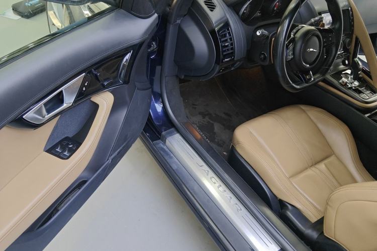 Used Jaguar F-TYPE 2015 3.0 SC S Hardtop Version Driver Seat