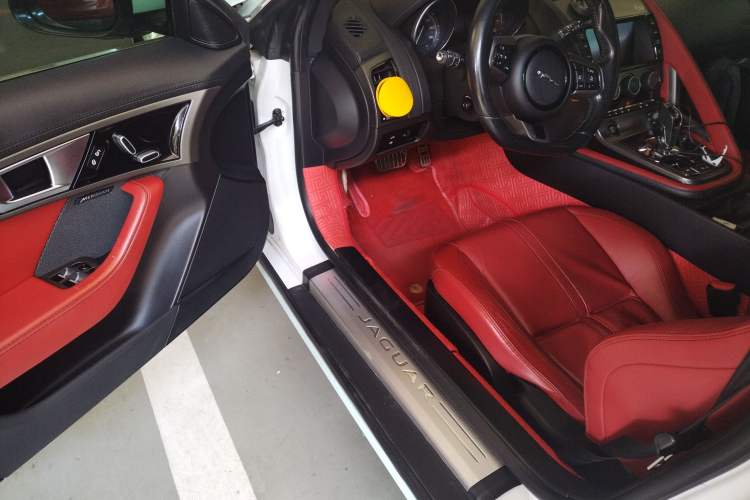 Used Jaguar F-TYPE 2015 3.0 SC Hardtop Version Driver Seat