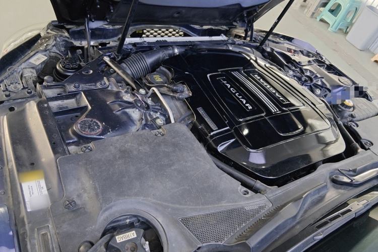 Used Jaguar F-TYPE 2015 3.0 SC S Hardtop Version Engine Bay
