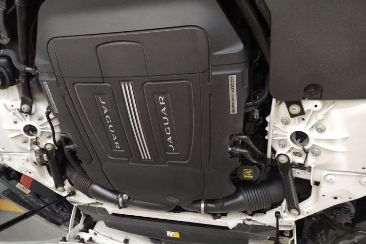 Used Jaguar F-TYPE 2015 3.0 SC Hardtop Version Engine Bay