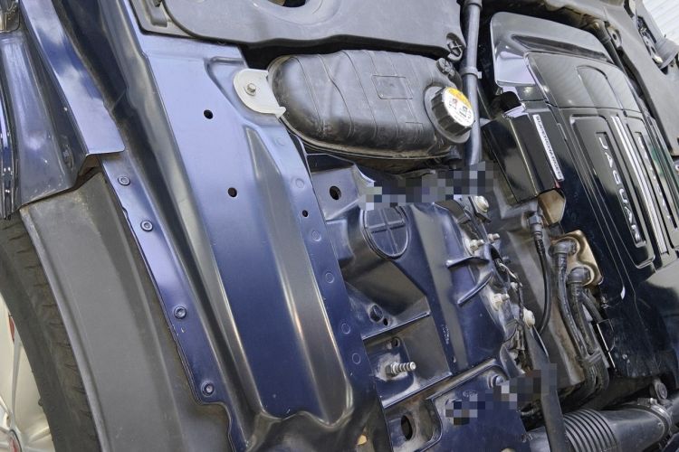 Used Jaguar F-TYPE 2015 3.0 SC S Hardtop Version Engine Bay Right