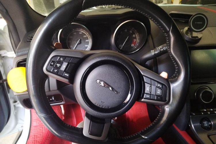 Used Jaguar F-TYPE 2015 3.0 SC Hardtop Version Steering Wheel