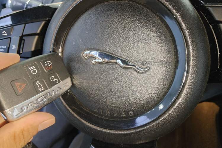 Used Jaguar F-TYPE 2015 3.0 SC S Hardtop Version Vehicle Key