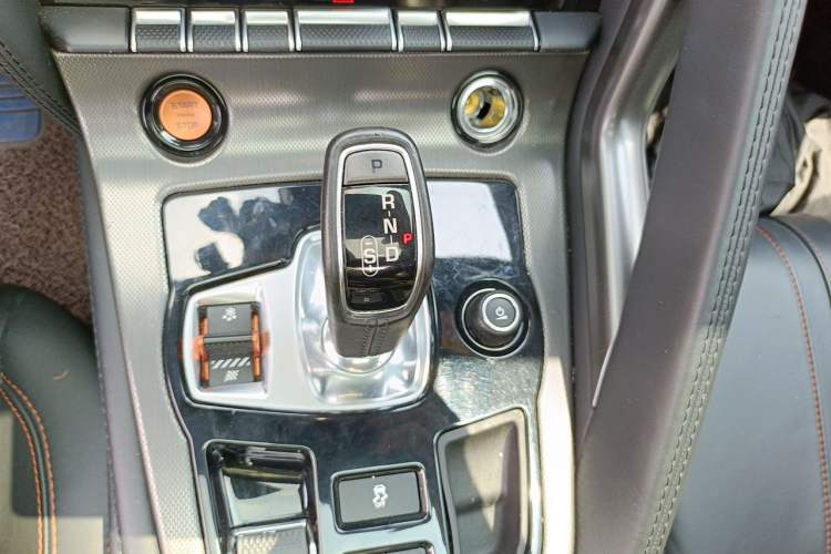 Used Jaguar F-TYPE 2015 3.0 SC S Hardtop Version Gear Lever