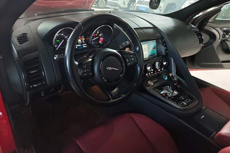 Used Jaguar F-TYPE 2015 3.0 SC Hardtop Version Center Console