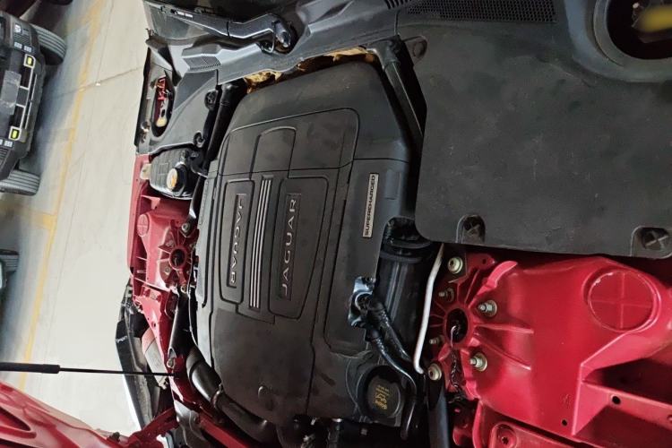 Used Jaguar F-TYPE 2015 3.0 SC Hardtop Version Engine Bay