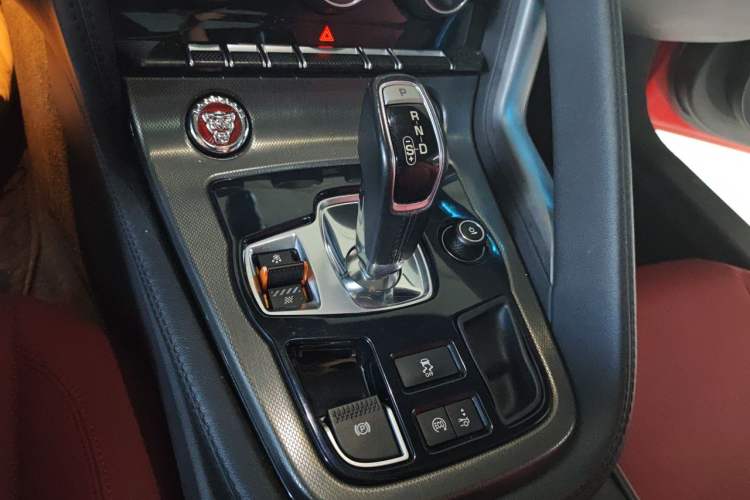 Used Jaguar F-TYPE 2015 3.0 SC Hardtop Version Gear Lever