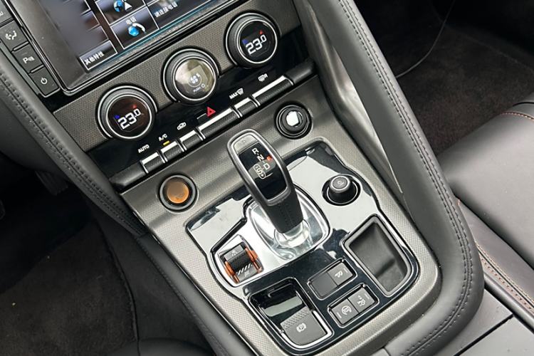 Used Jaguar F-TYPE 2015 3.0 SC S Hardtop Version Interior 10