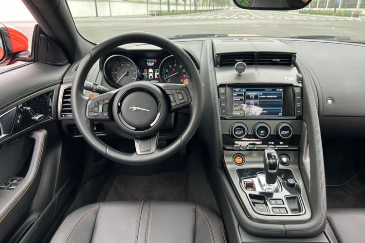 Used Jaguar F-TYPE 2015 3.0 SC S Hardtop Version Interior 12