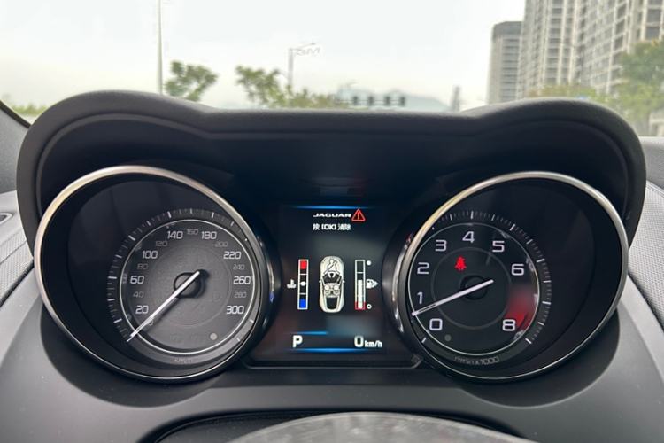 Used Jaguar F-TYPE 2015 3.0 SC S Hardtop Version Interior 13