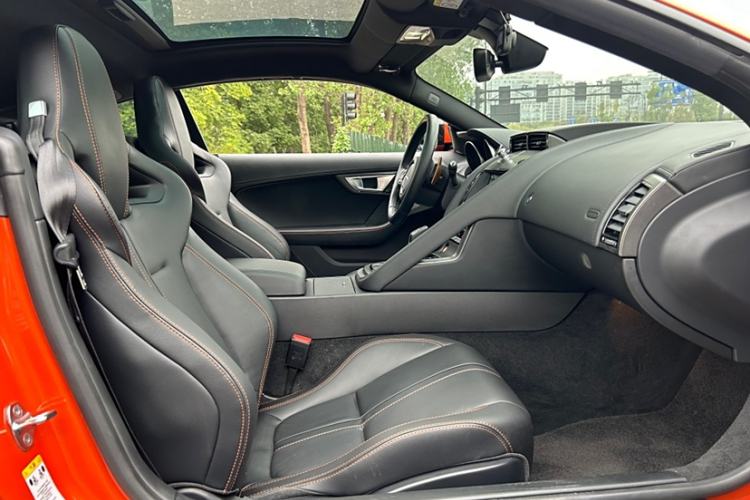 Used Jaguar F-TYPE 2015 3.0 SC S Hardtop Version Interior 6