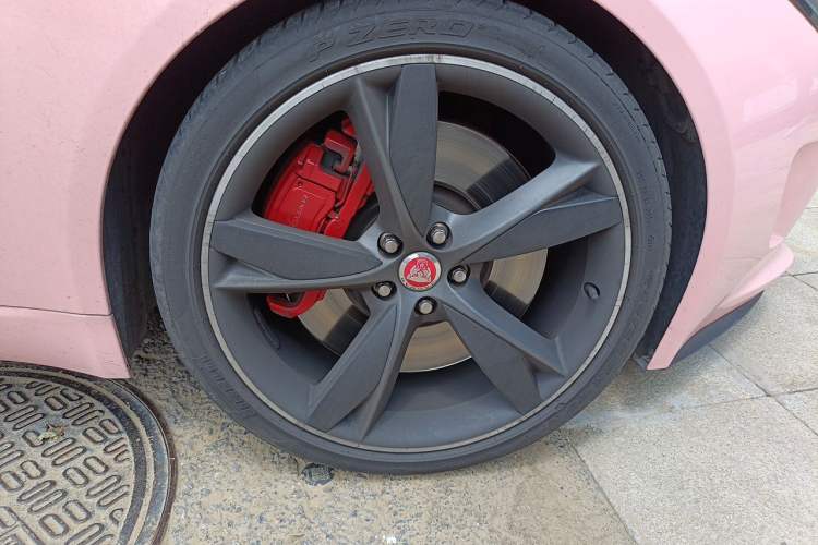 Used Jaguar F-TYPE 2015 3.0 SC S Hardtop Version Right Front Wheel Hub