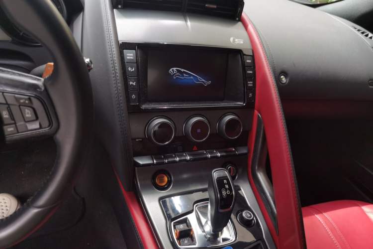 Used Jaguar F-TYPE 2015 3.0 SC S Hardtop Version Audio And AC Panel