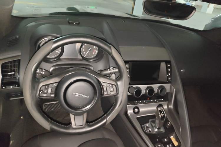 Used Jaguar F-TYPE 2015 3.0 SC Hardtop Version Center Console