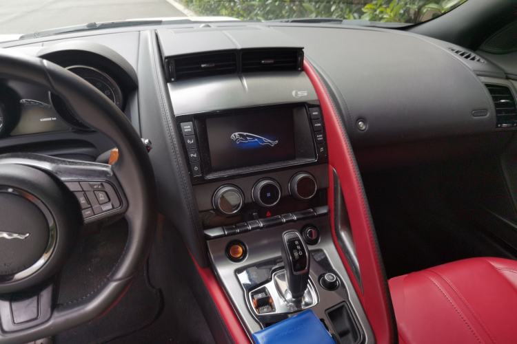 Used Jaguar F-TYPE 2015 3.0 SC S Hardtop Version Center Console