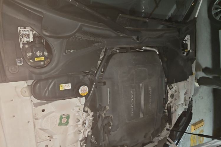 Used Jaguar F-TYPE 2015 3.0 SC Hardtop Version Engine Bay