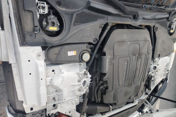 Used Jaguar F-TYPE 2015 3.0 SC Hardtop Version Engine Bay Right