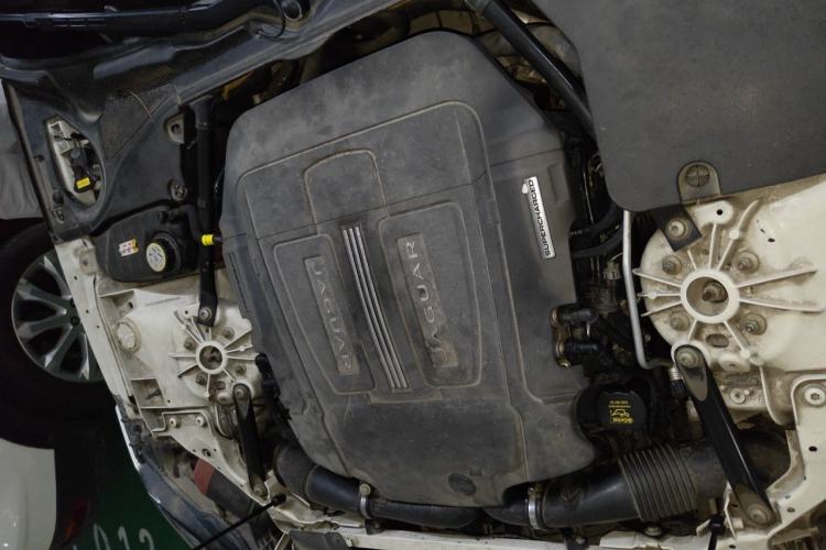 Used Jaguar F-TYPE 2015 3.0 SC Hardtop Version Engine Bay