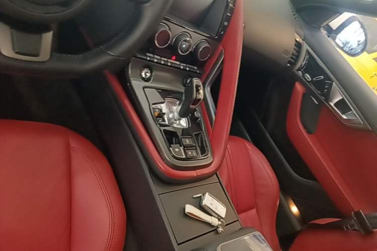 Used Jaguar F-TYPE 2015 3.0 SC S Hardtop Version Gear Lever